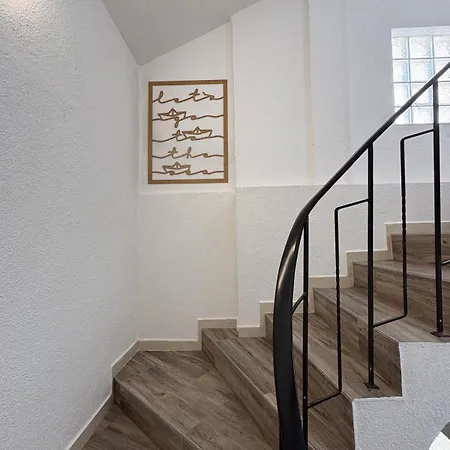Boat&pillow 아파트